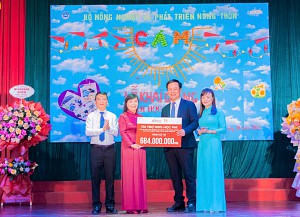 JHL trao 50 suất học bổng trị giá 684 triệu đồng cho sinh viên Trường CĐ cơ khí NN Vĩnh Phúc